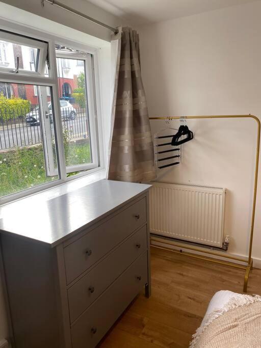 Luxury 2 Bedroom Apartment, Parking, Few Minutes Walk From Wembley Stadium Londra Exterior foto