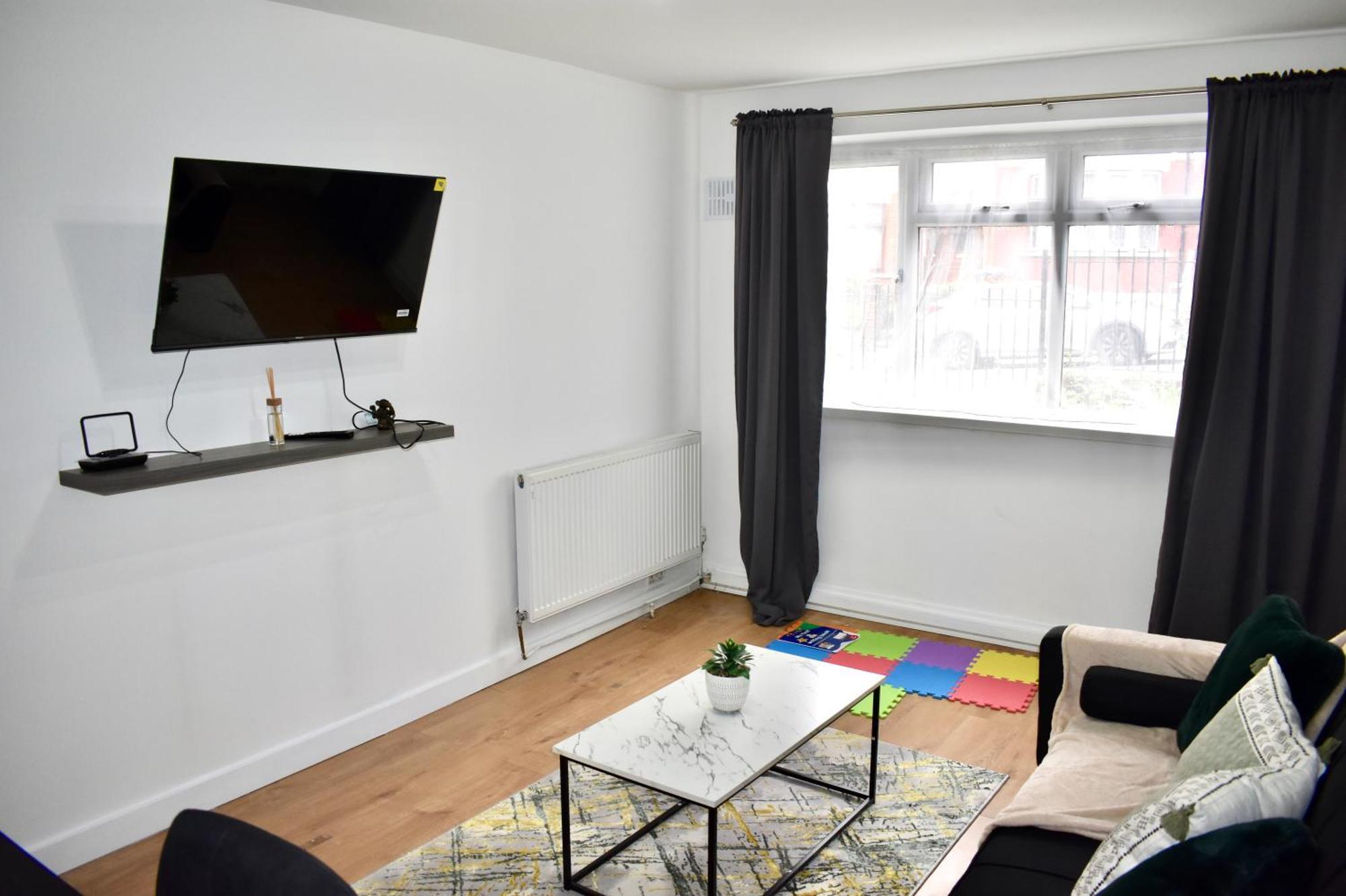 Luxury 2 Bedroom Apartment, Parking, Few Minutes Walk From Wembley Stadium Londra Exterior foto