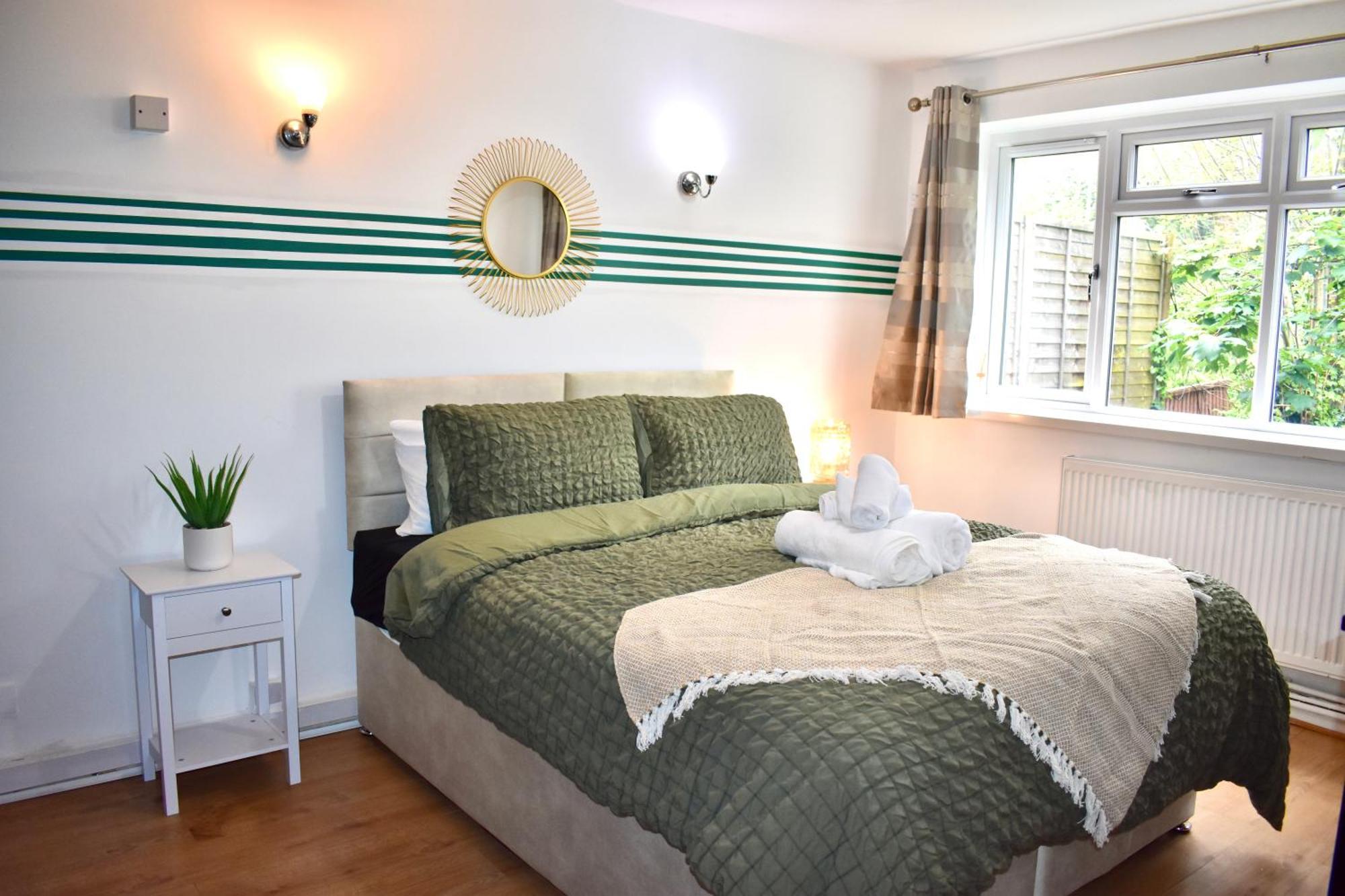 Luxury 2 Bedroom Apartment, Parking, Few Minutes Walk From Wembley Stadium Londra Exterior foto