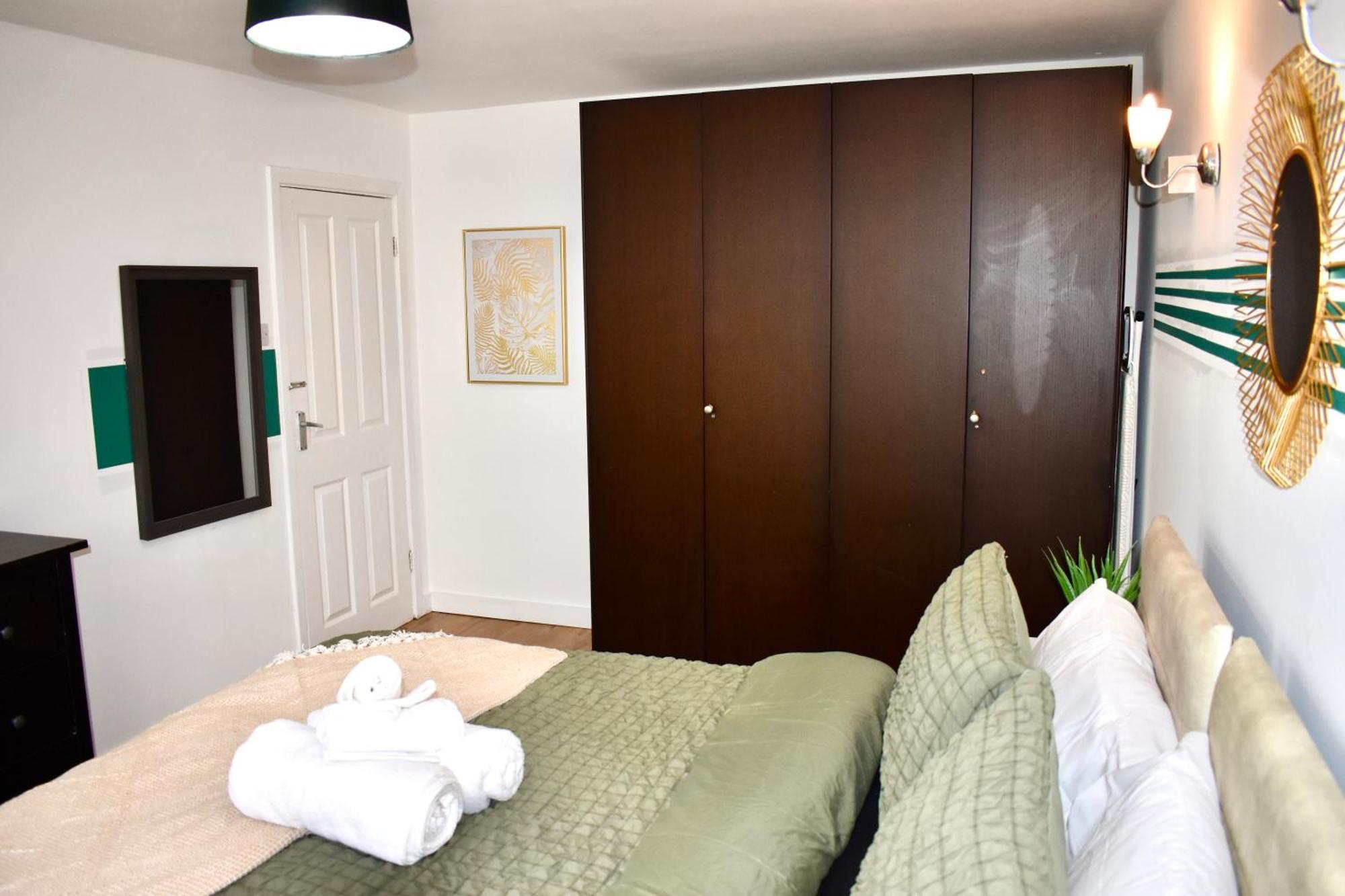 Luxury 2 Bedroom Apartment, Parking, Few Minutes Walk From Wembley Stadium Londra Exterior foto